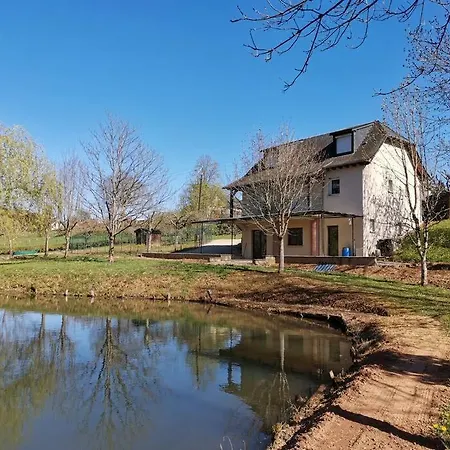 Maison De Campagne Avec Lac Prive Saint-Côme-dʼOlt